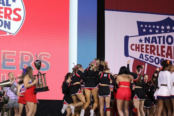 Club Sports - Cheerleading image number null
